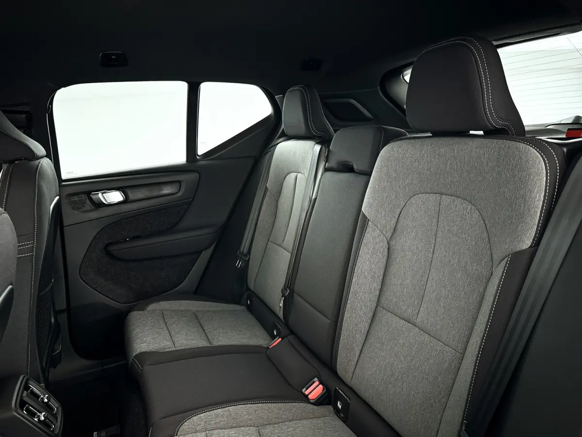B4 Business Edition | Parkeercamera | Harman Kardon | Stoel- en Stuurverwarming
