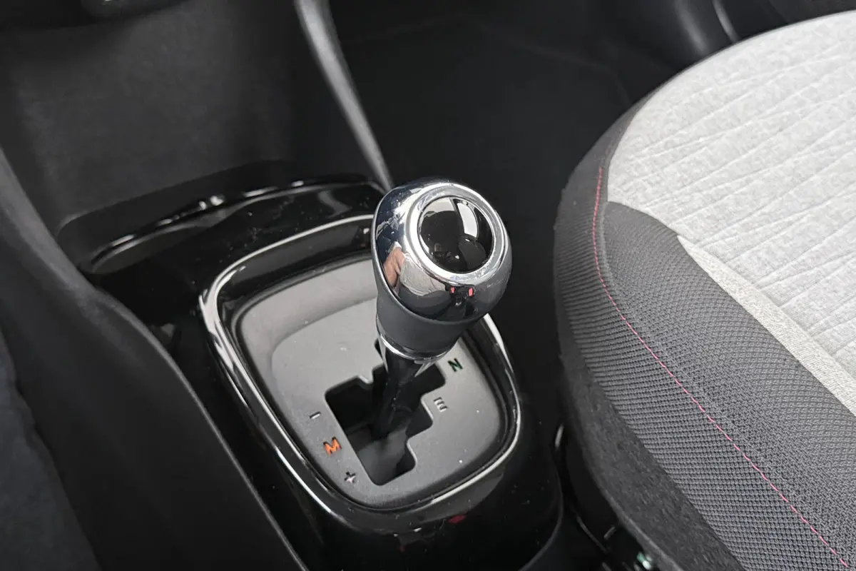 1.0 VTi Aut. Shine Camera Bluetooth Multimediascherm