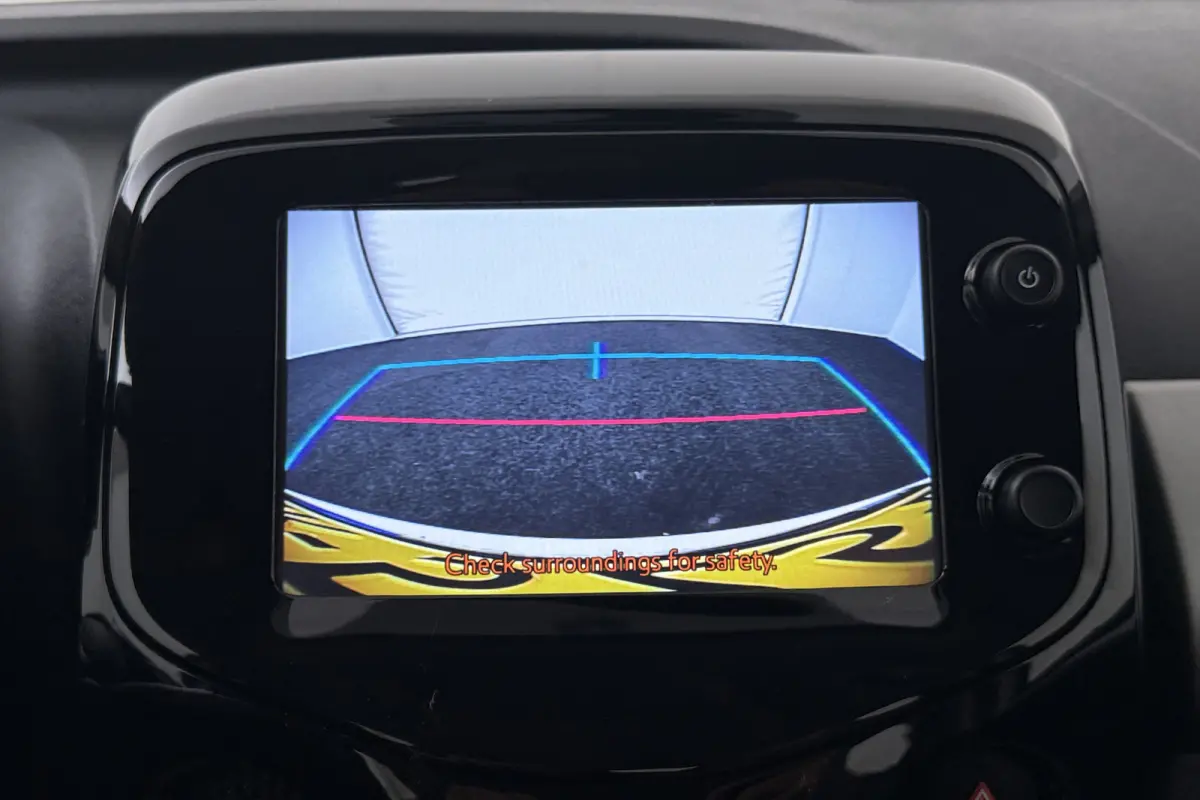 1.0 VTi Aut. Shine Camera Bluetooth Multimediascherm