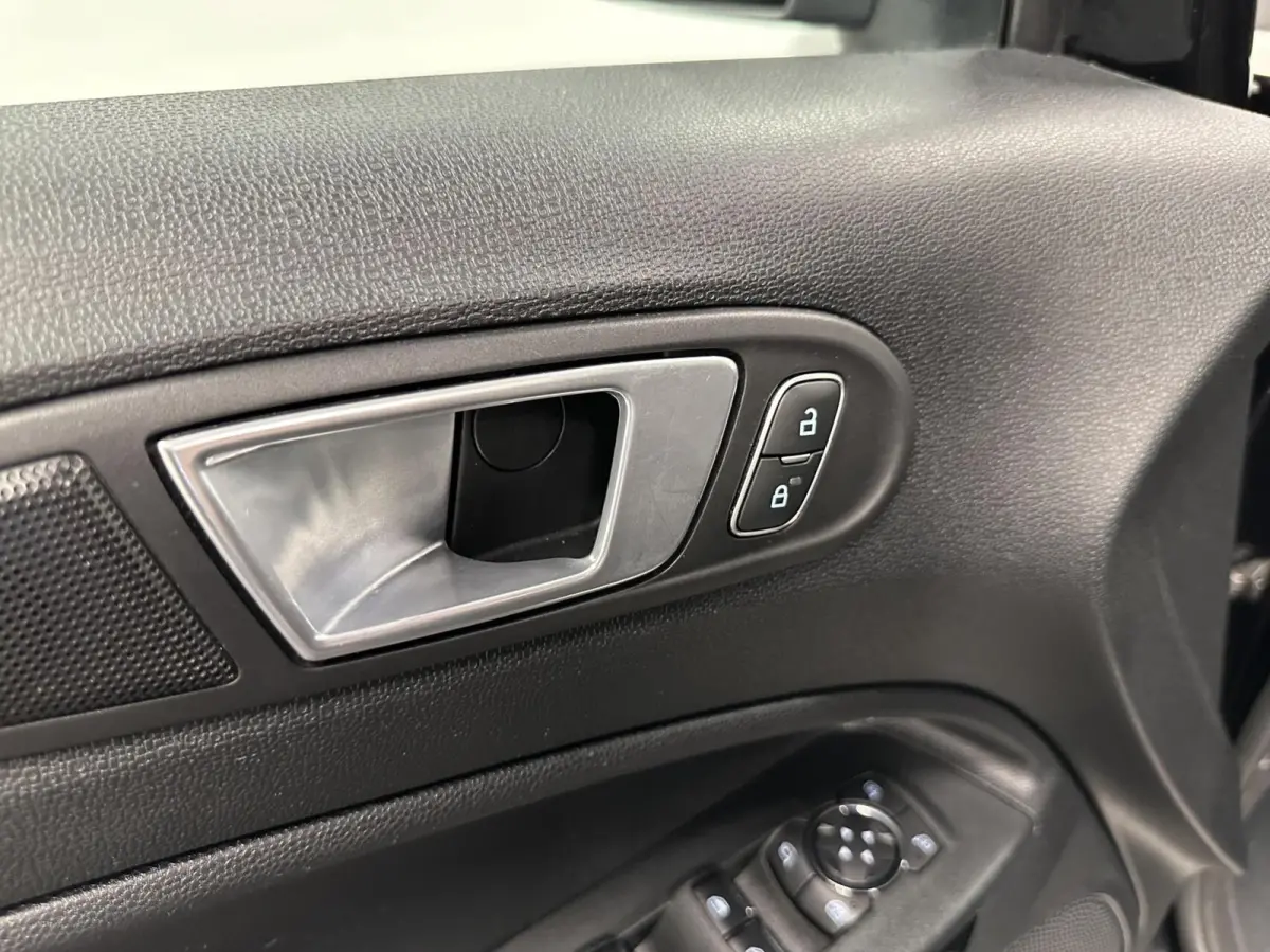 1.0 EcoBoost Titanium AUTOMAAT TREKHAAK CARPLAY NAVI ECC CRUISE LM.