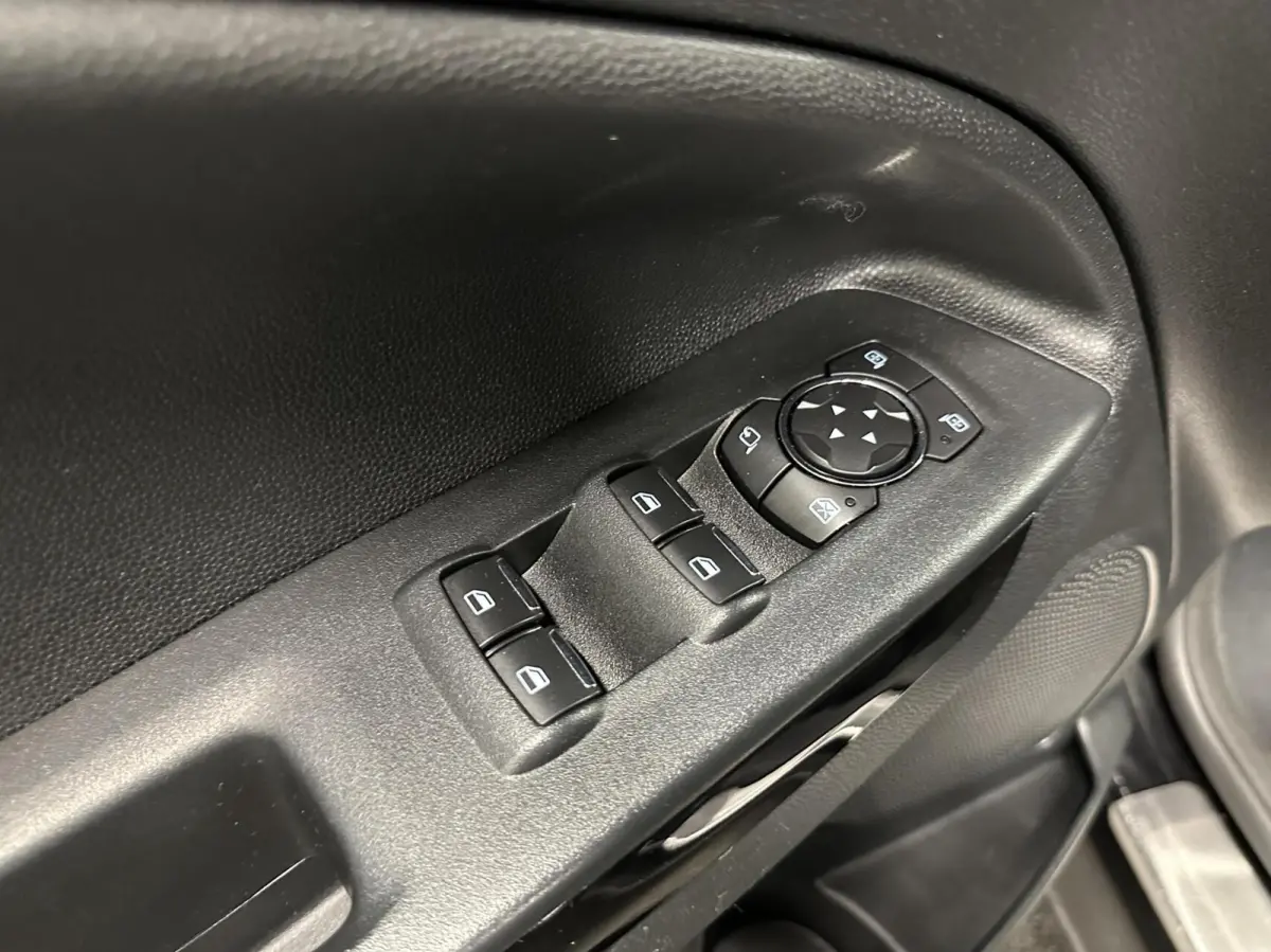 1.0 EcoBoost Titanium AUTOMAAT TREKHAAK CARPLAY NAVI ECC CRUISE LM.