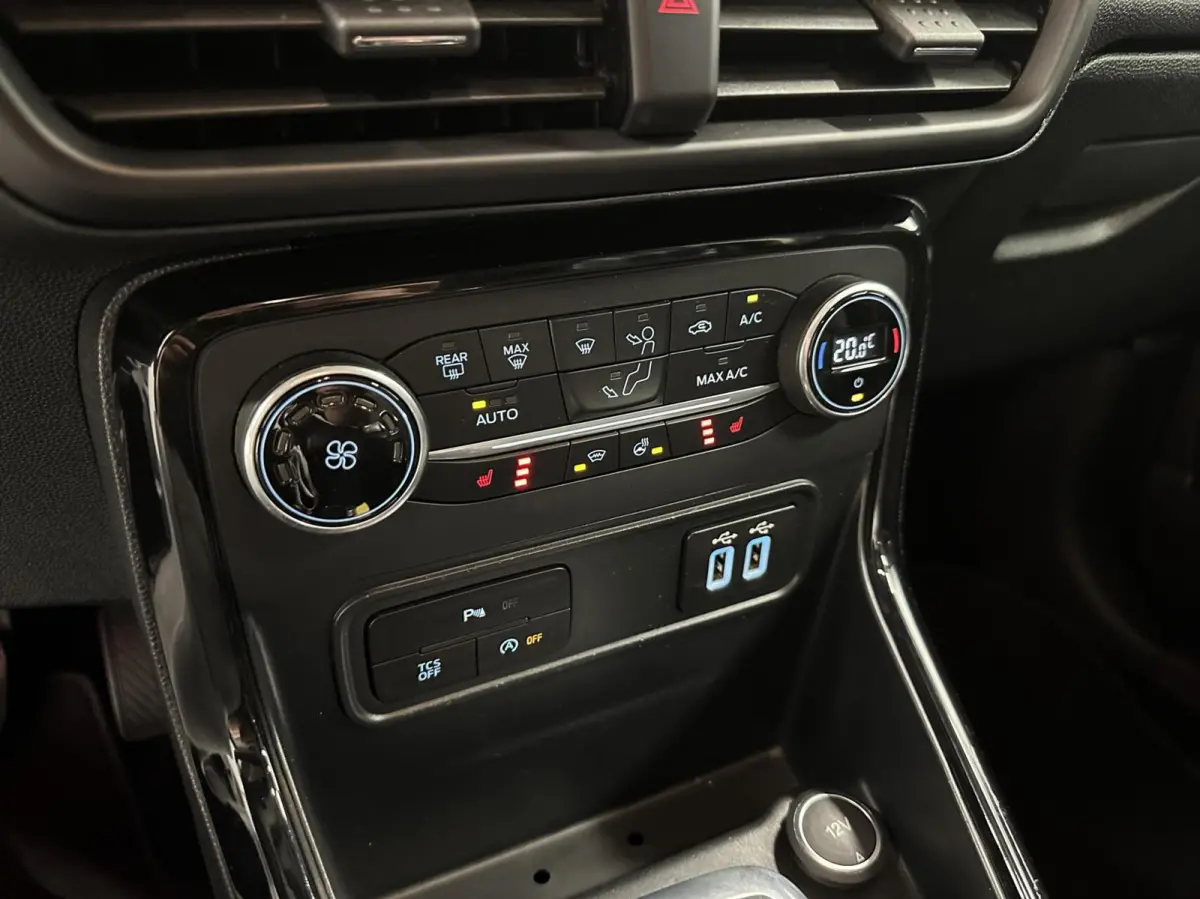 1.0 EcoBoost Titanium AUTOMAAT TREKHAAK CARPLAY NAVI ECC CRUISE LM.
