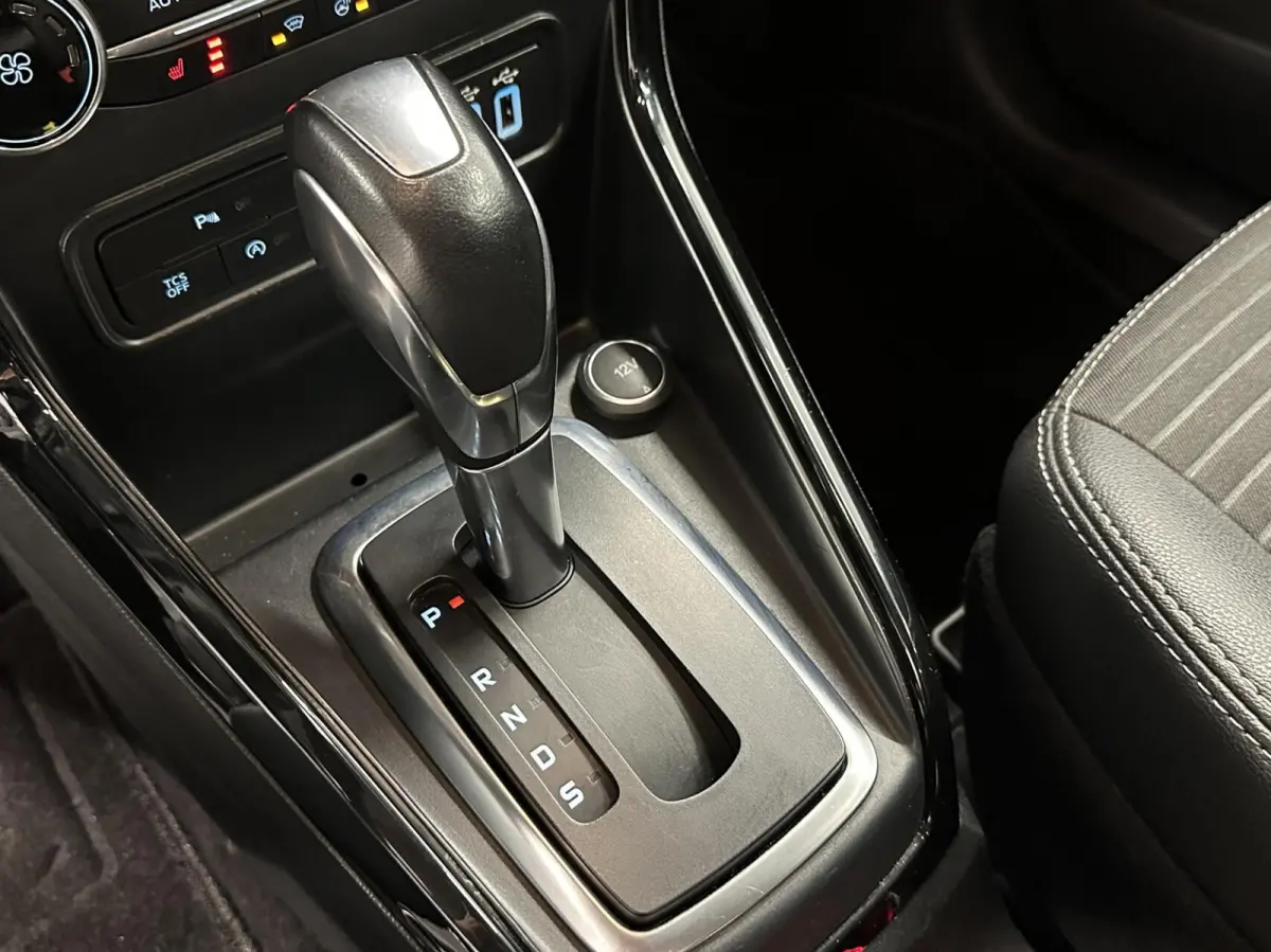 1.0 EcoBoost Titanium AUTOMAAT TREKHAAK CARPLAY NAVI ECC CRUISE LM.