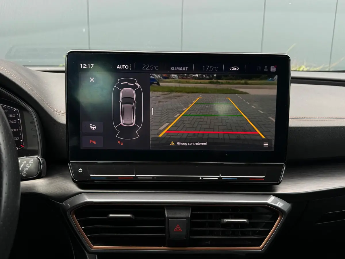 1.4 e-Hybrid Business 9-23 204pk NAVI | CAMERA | LEDER | PDC | SPORTVELGEN