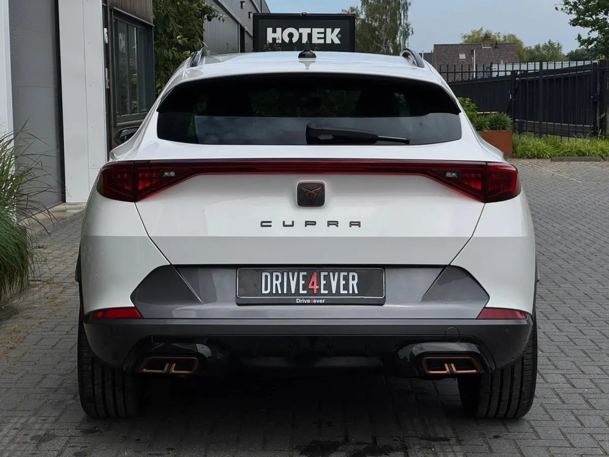 1.4 e-Hybrid Business 9-23 204pk NAVI | CAMERA | LEDER | PDC | SPORTVELGEN