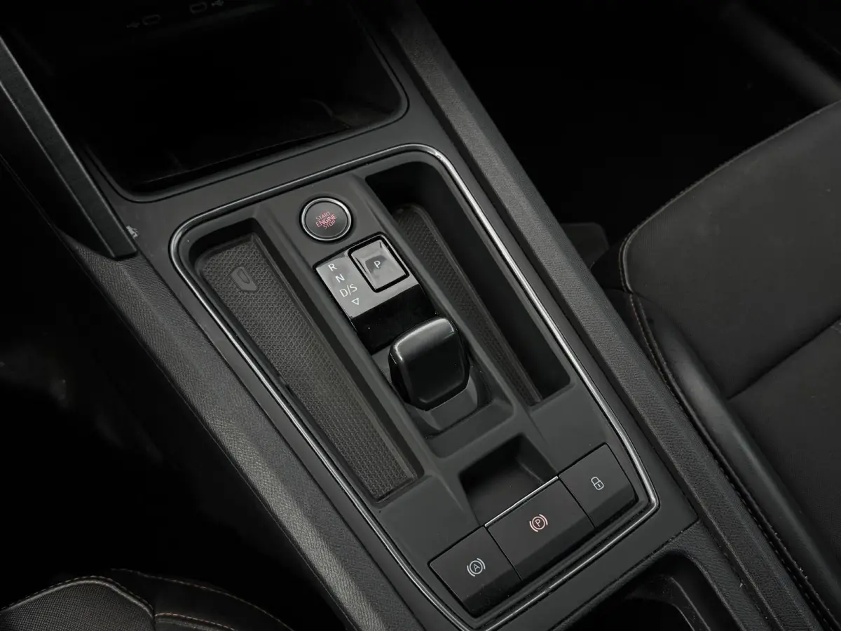 1.4 e-Hybrid Business 9-23 204pk NAVI | CAMERA | LEDER | PDC | SPORTVELGEN