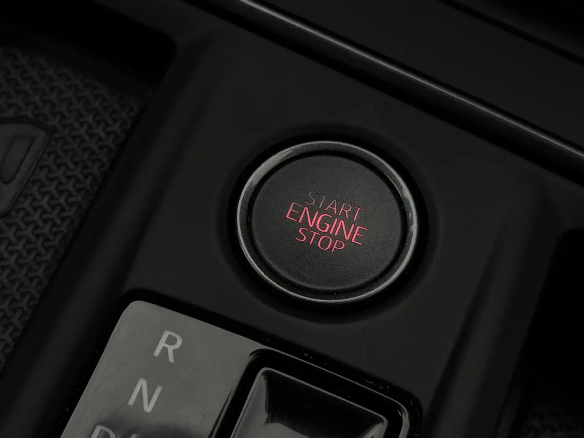 1.4 e-Hybrid Business 9-23 204pk NAVI | CAMERA | LEDER | PDC | SPORTVELGEN