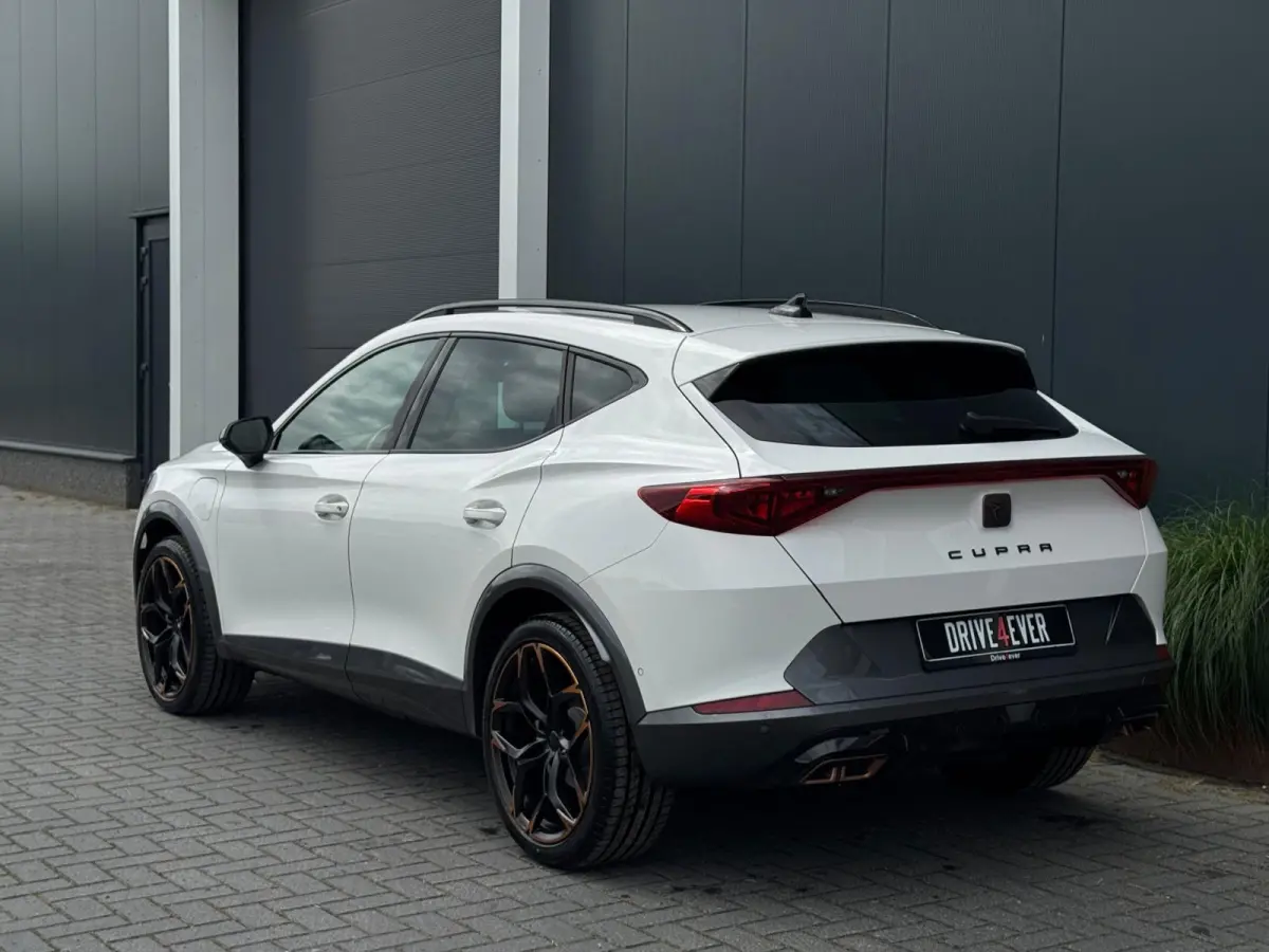 1.4 e-Hybrid Business 9-23 204pk NAVI | CAMERA | LEDER | PDC | SPORTVELGEN