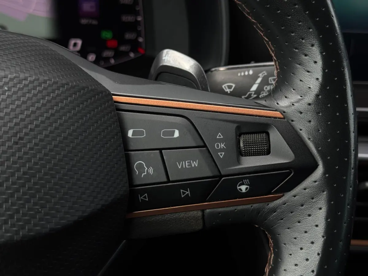 1.4 e-Hybrid Business 9-23 204pk NAVI | CAMERA | LEDER | PDC | SPORTVELGEN