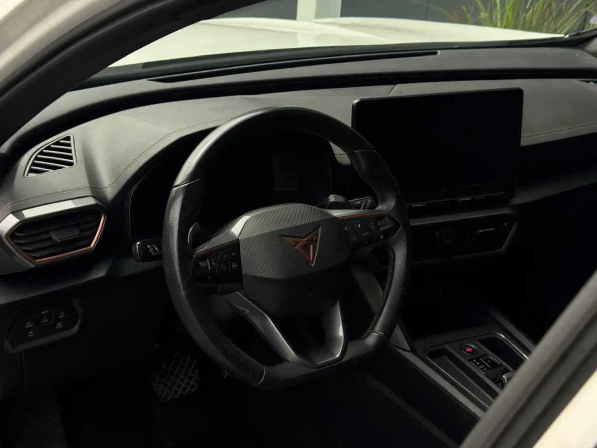 1.4 e-Hybrid Business 9-23 204pk NAVI | CAMERA | LEDER | PDC | SPORTVELGEN