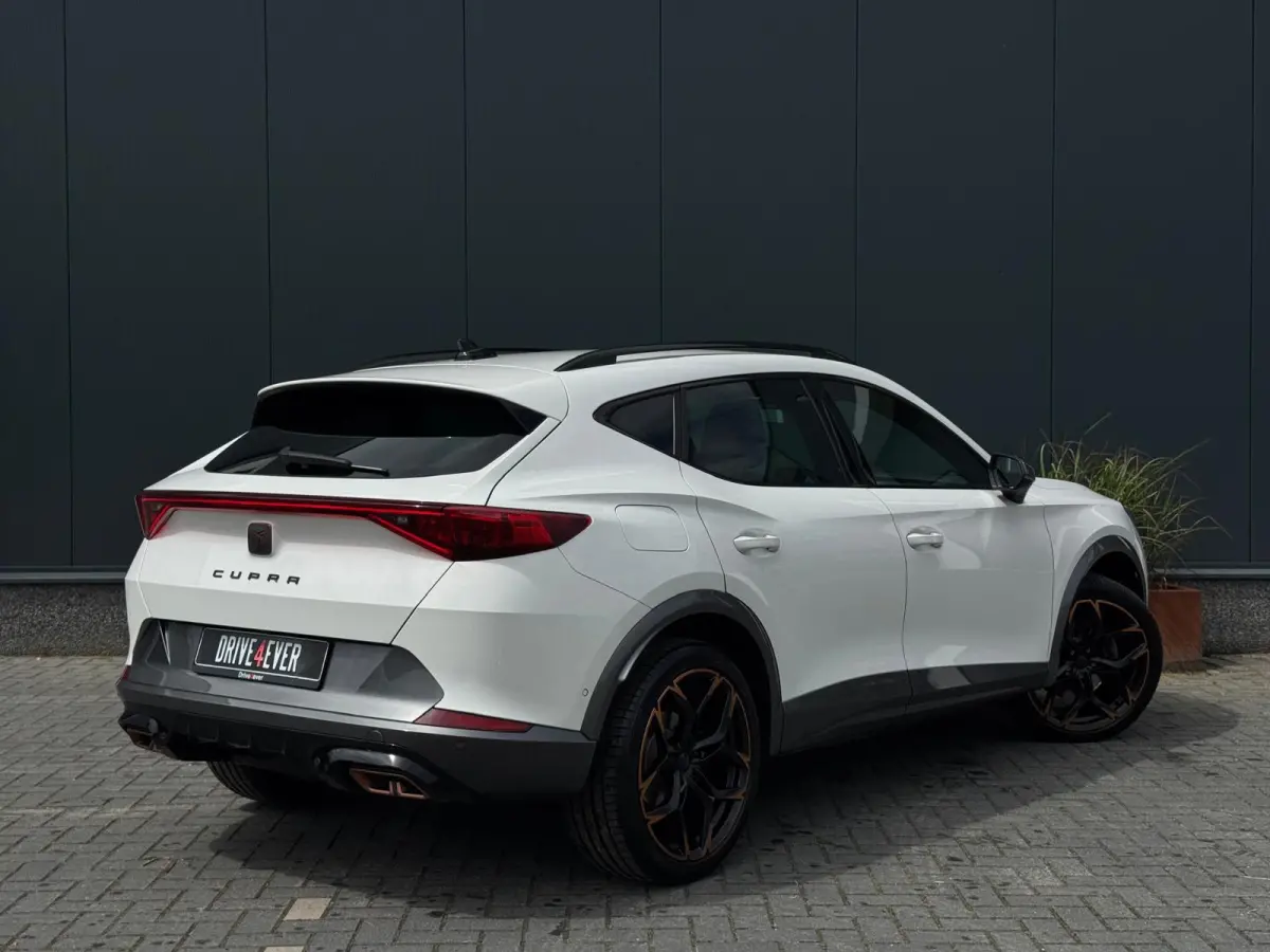 1.4 e-Hybrid Business 9-23 204pk NAVI | CAMERA | LEDER | PDC | SPORTVELGEN