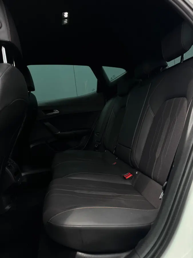 1.4 e-Hybrid Business 9-23 204pk NAVI | CAMERA | LEDER | PDC | SPORTVELGEN