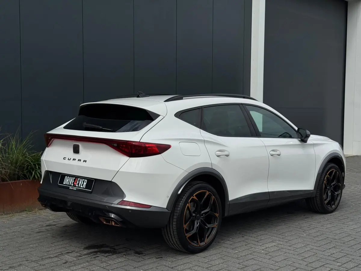 1.4 e-Hybrid Business 9-23 204pk NAVI | CAMERA | LEDER | PDC | SPORTVELGEN