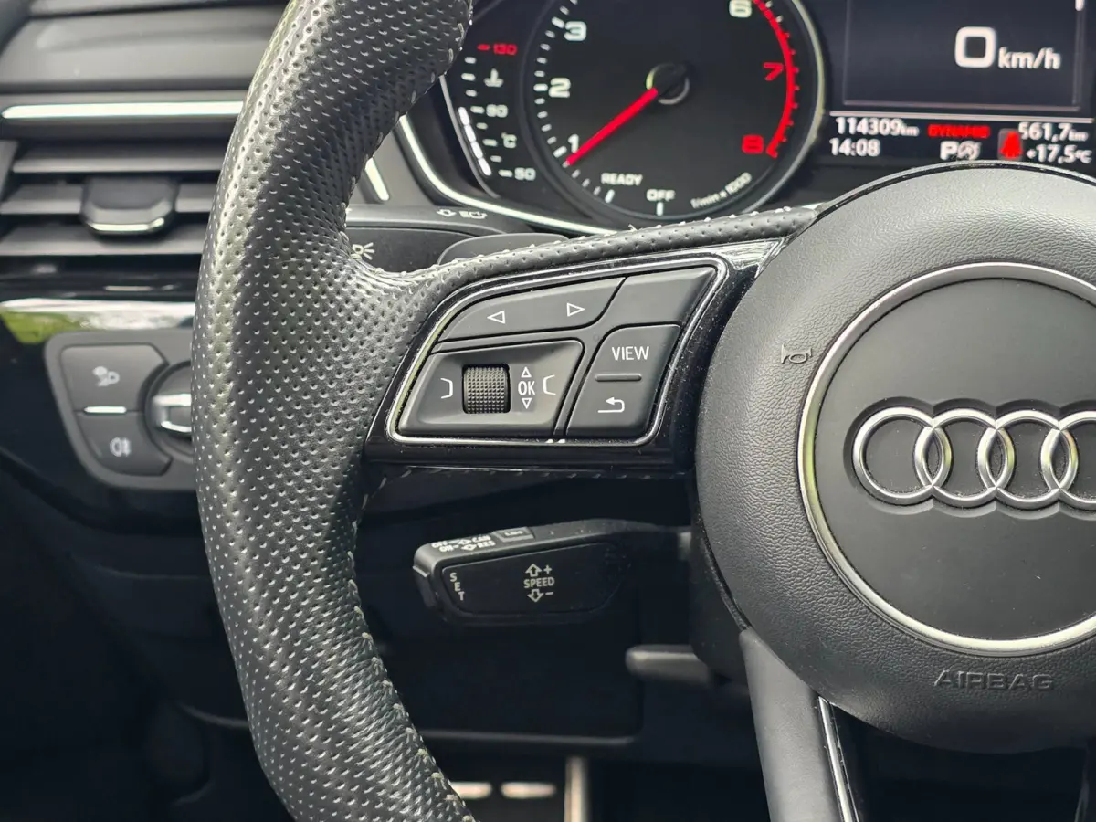 40 TFSI Sport S-line black edition