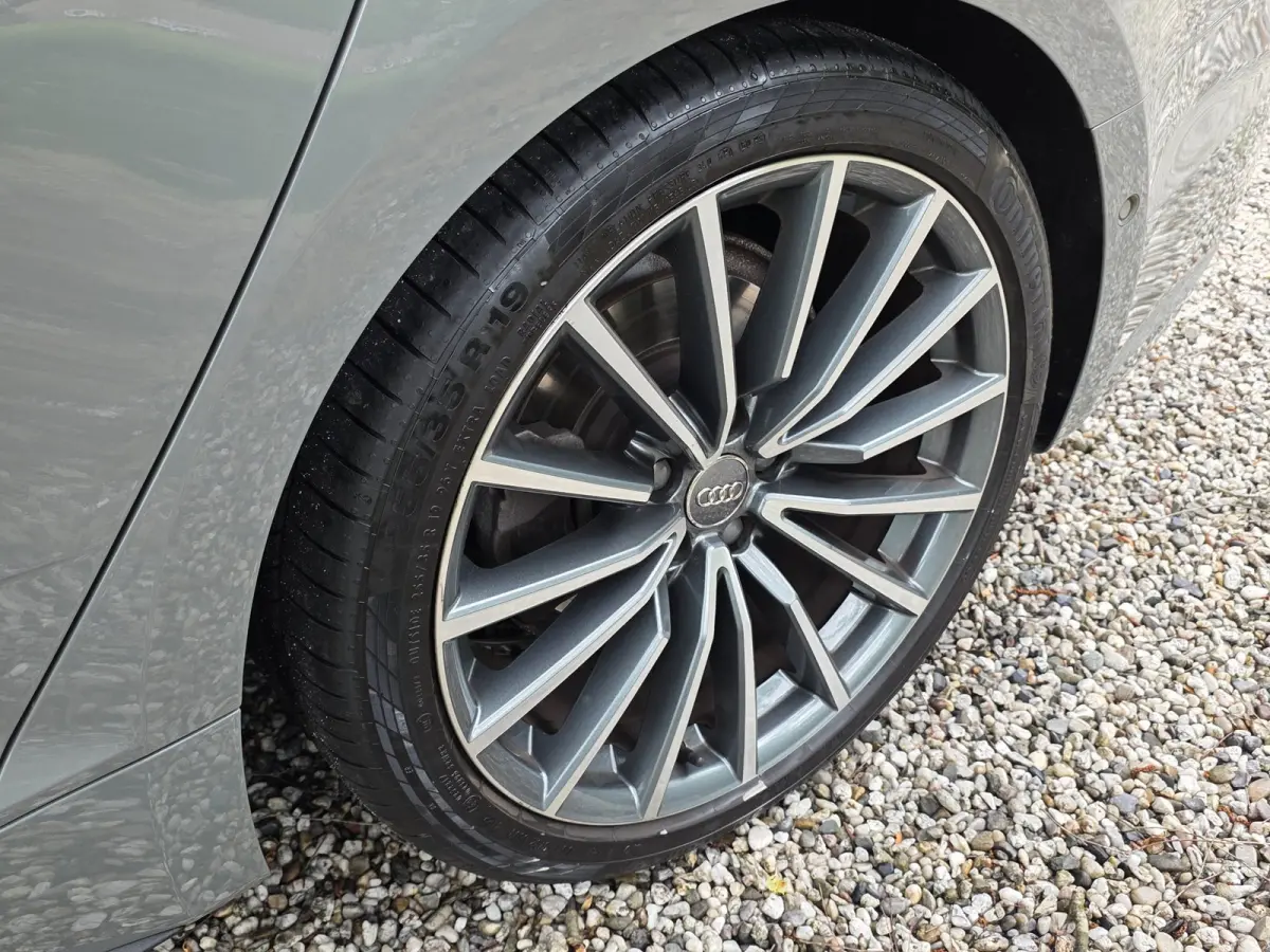 40 TFSI Sport S-line black edition