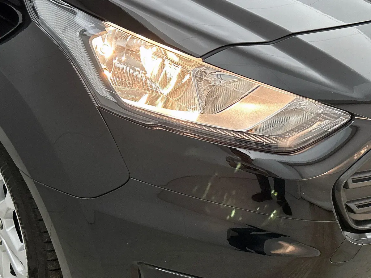 1.5 EcoBlue L2 Trend Automaat Airco Navigatie Cruise control Camera Parkeersensoren