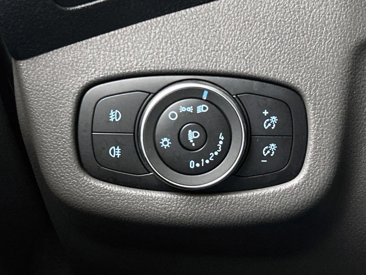 1.5 EcoBlue L2 Trend Automaat Airco Navigatie Cruise control Camera Parkeersensoren