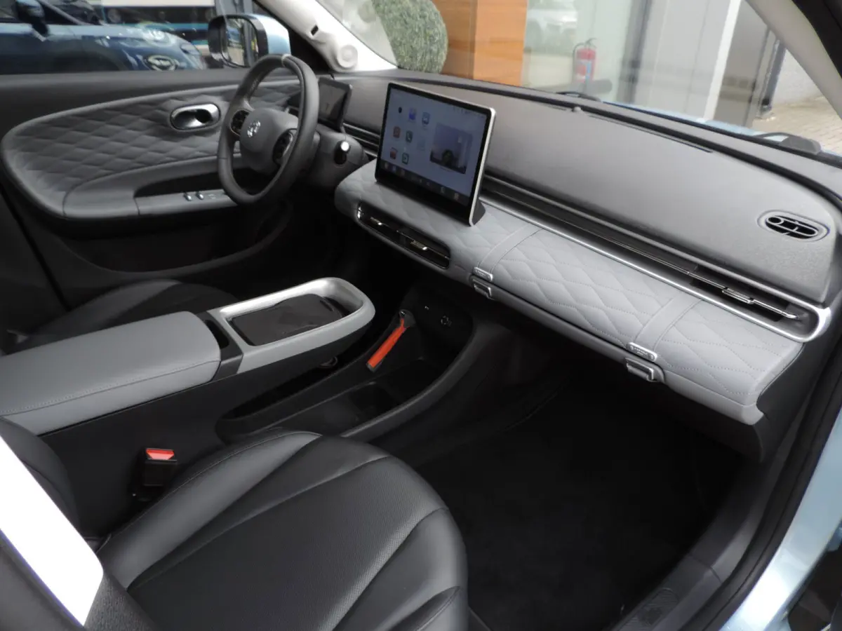 Launch Ed. 42 kWh 15.000km | 1e Eig | NLauto | Stoelverw/koeling | Ad.cruise | Leer | LED kopl | CarPlay | Camera|17”