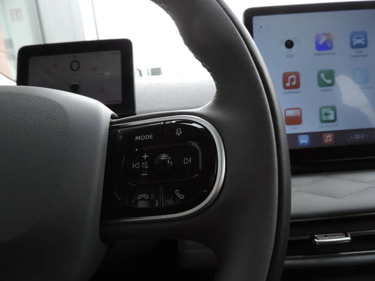 Launch Ed. 42 kWh 15.000km | 1e Eig | NLauto | Stoelverw/koeling | Ad.cruise | Leer | LED kopl | CarPlay | Camera|17”