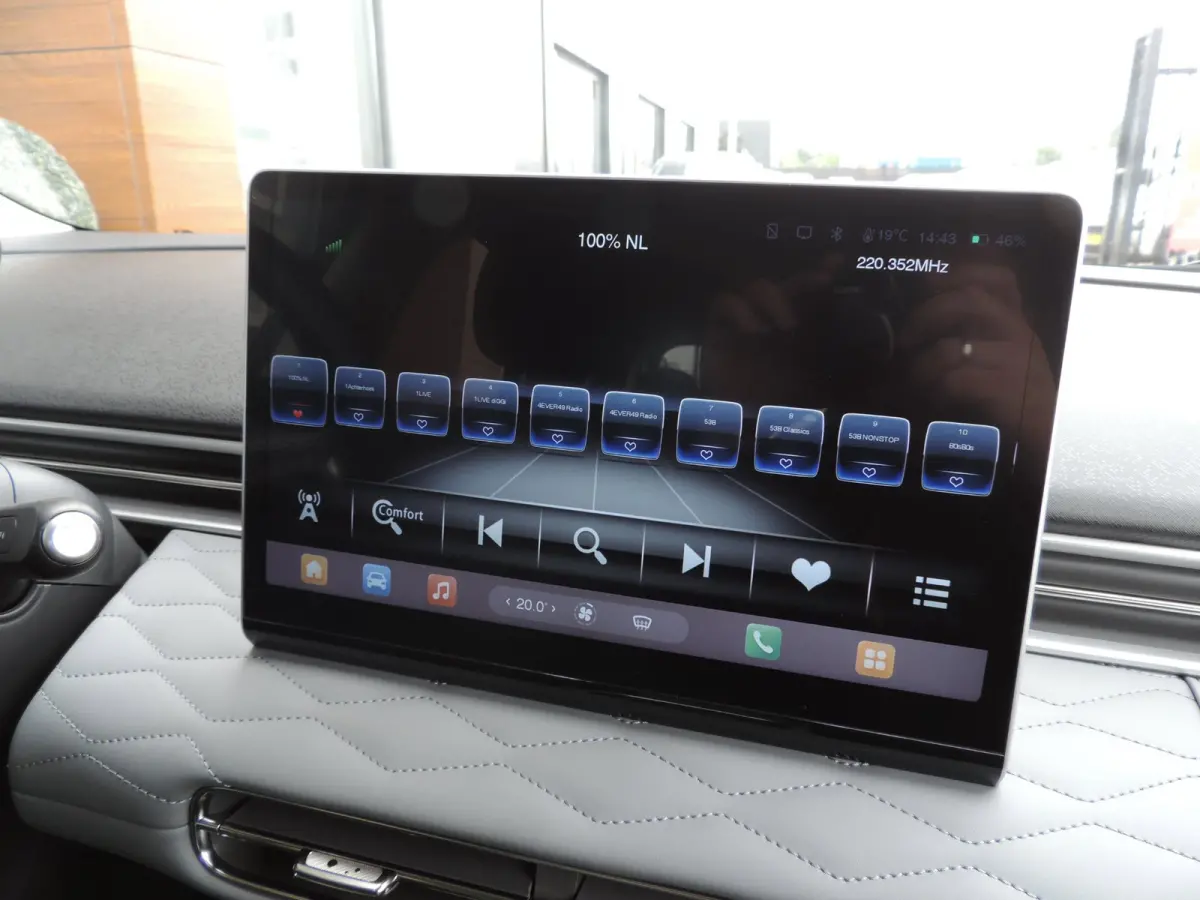 Launch Ed. 42 kWh 15.000km | 1e Eig | NLauto | Stoelverw/koeling | Ad.cruise | Leer | LED kopl | CarPlay | Camera|17”