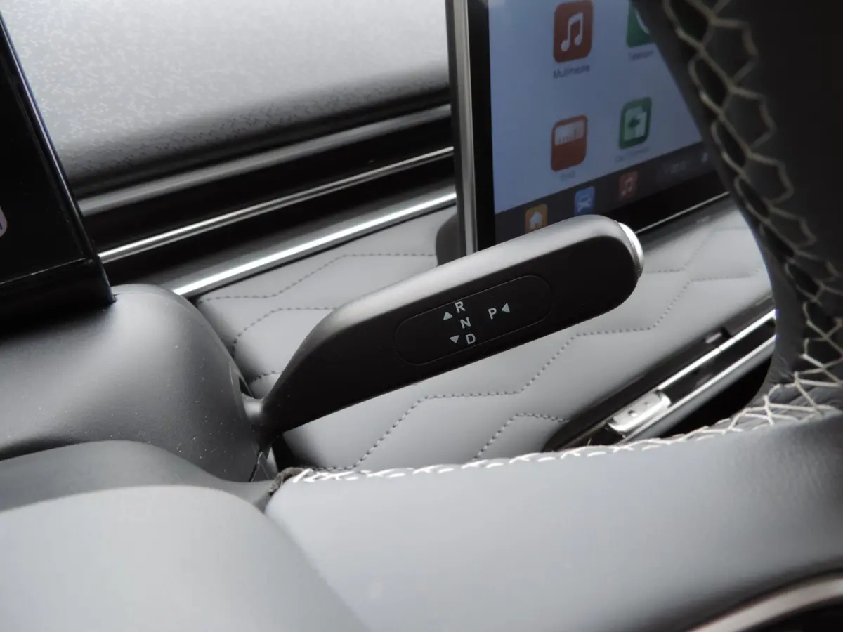 Launch Ed. 42 kWh 15.000km | 1e Eig | NLauto | Stoelverw/koeling | Ad.cruise | Leer | LED kopl | CarPlay | Camera|17”