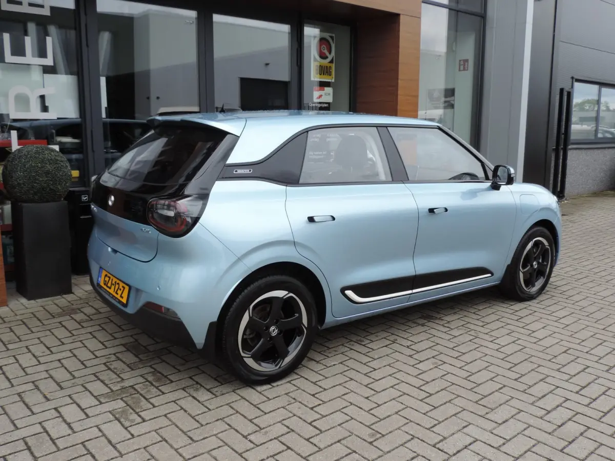 Launch Ed. 42 kWh 15.000km | 1e Eig | NLauto | Stoelverw/koeling | Ad.cruise | Leer | LED kopl | CarPlay | Camera|17”