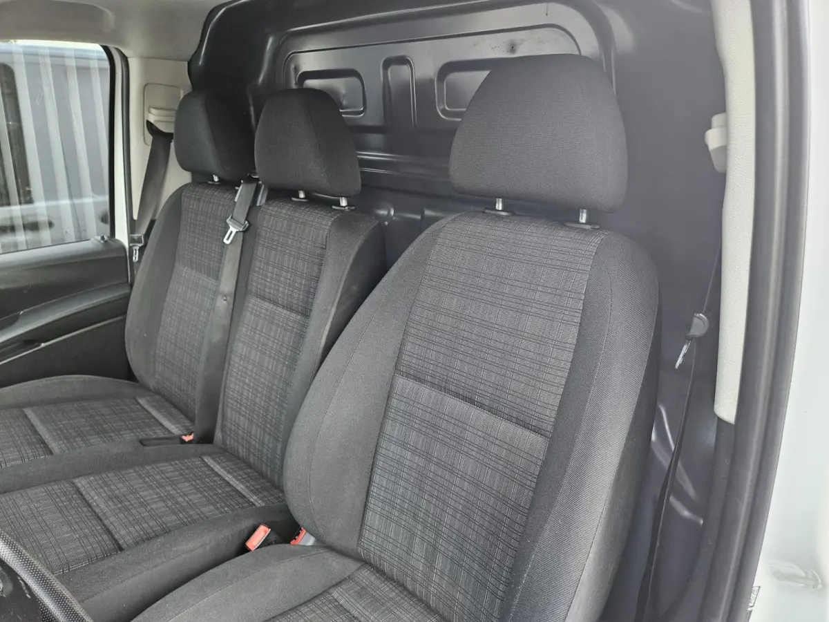 109 CDI Functional Lang Trekhaak! Airco! NAP! Navigatie! Achterdeuren! 3-Zitplaatsen!