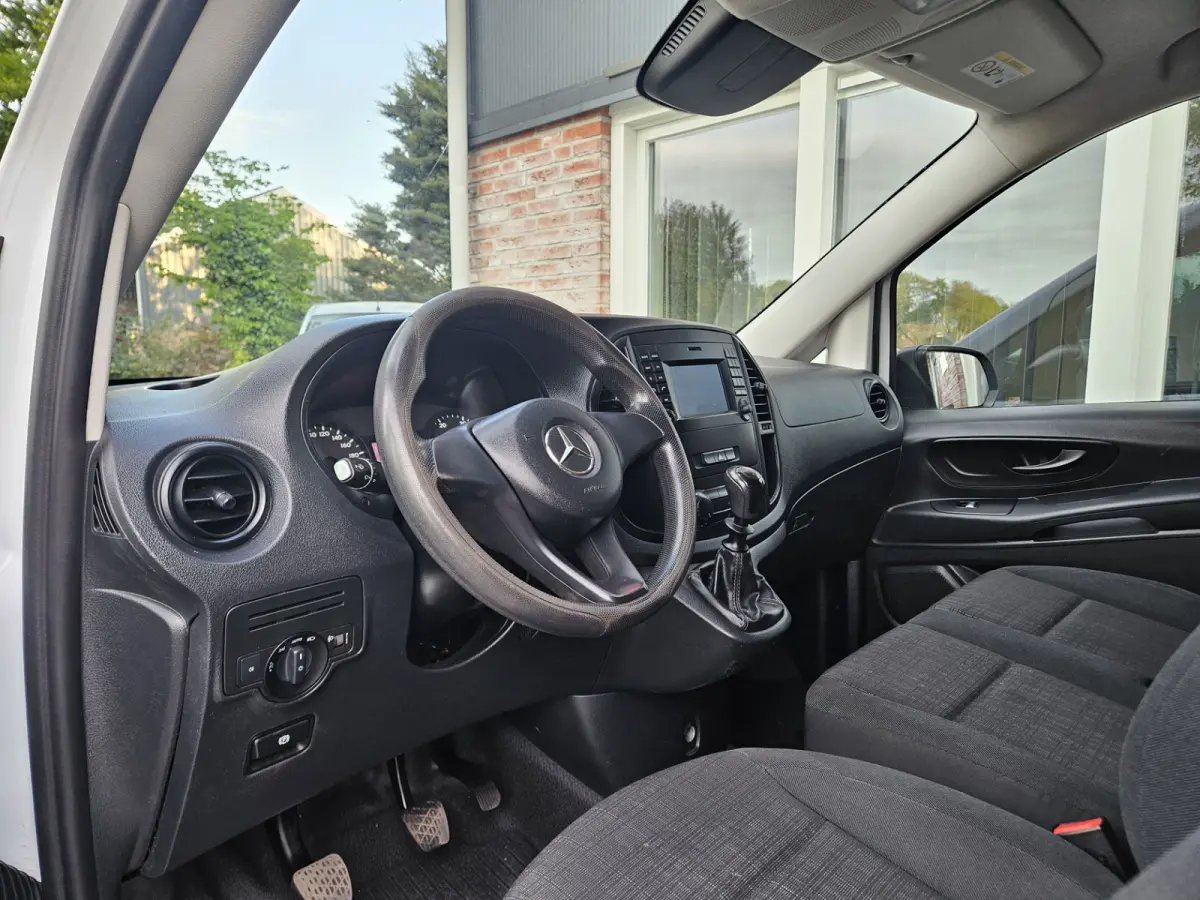109 CDI Functional Lang Trekhaak! Airco! NAP! Navigatie! Achterdeuren! 3-Zitplaatsen!