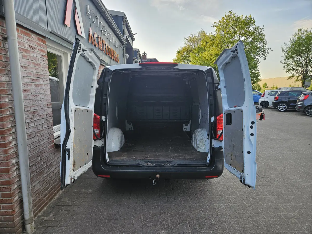109 CDI Functional Lang Trekhaak! Airco! NAP! Navigatie! Achterdeuren! 3-Zitplaatsen!