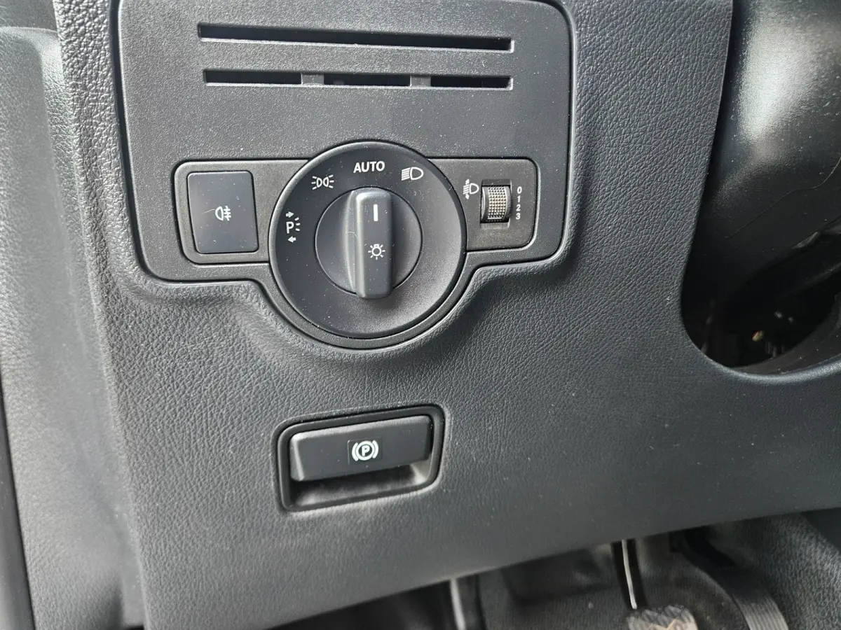 109 CDI Functional Lang Trekhaak! Airco! NAP! Navigatie! Achterdeuren! 3-Zitplaatsen!