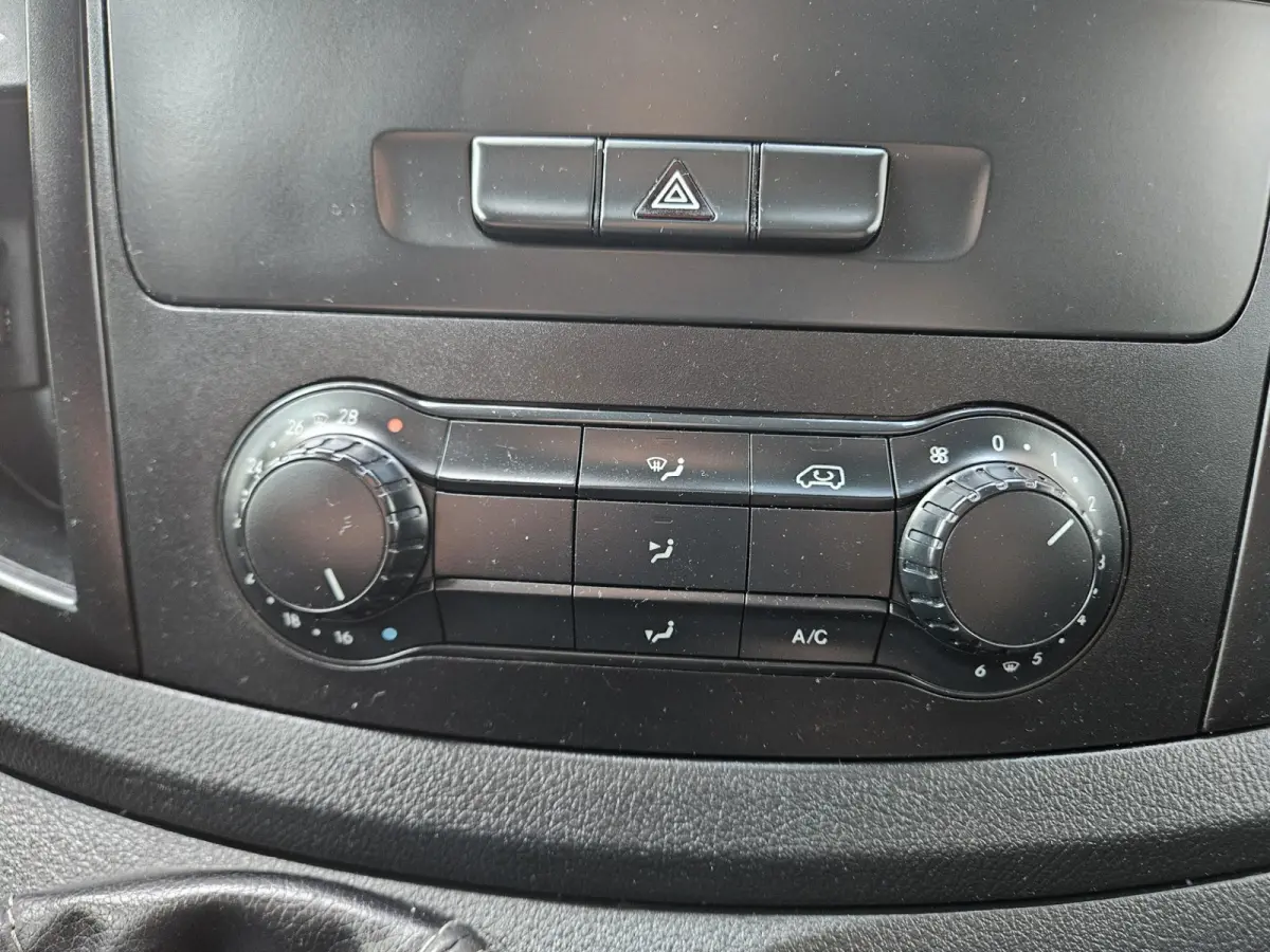 109 CDI Functional Lang Trekhaak! Airco! NAP! Navigatie! Achterdeuren! 3-Zitplaatsen!