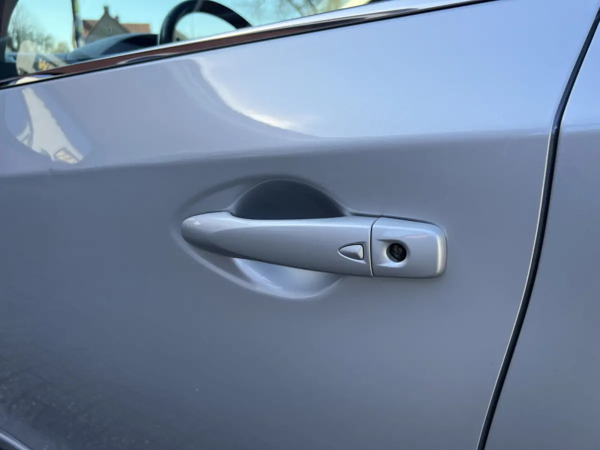 1.2 DIG-T N-Connecta. | NAVI | CAMERA | CRUISE | KEYLESS |