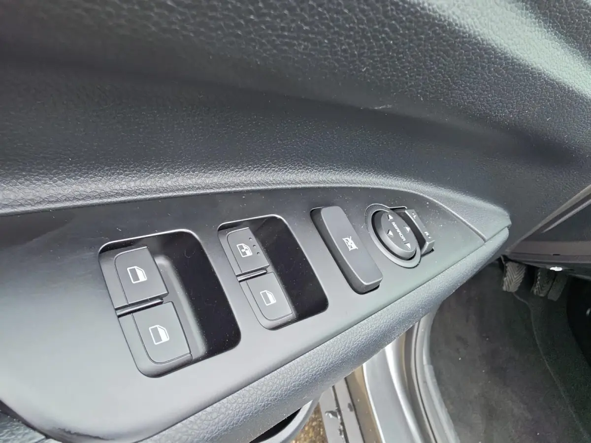 1.0 T-GDi MHEV DynamicLine | Navigatie | Cruise control | Stoel+ Stuur verwarming | Demo