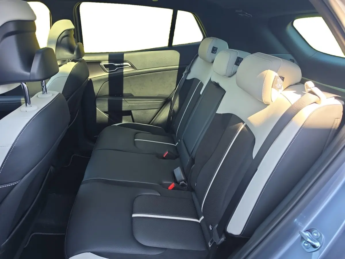 1.6 T-GDi Hybrid GT-PlusLine | Schuif/kanteldak | Lederen bekleding | 360 Graden camera | Head up display | Elektrische achterklep | Elektrische stoel verstelling met geheugen | Stoel verwar