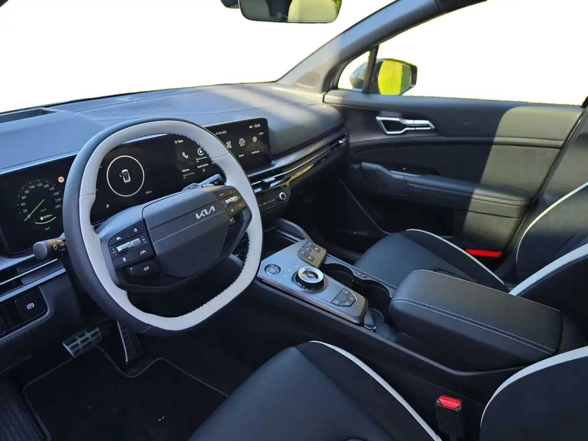 1.6 T-GDi Hybrid GT-PlusLine | Schuif/kanteldak | Lederen bekleding | 360 Graden camera | Head up display | Elektrische achterklep | Elektrische stoel verstelling met geheugen | Stoel verwar