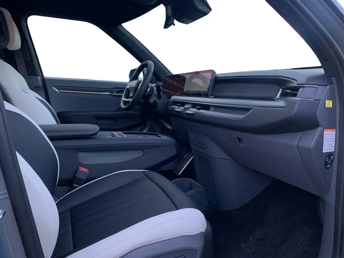 GT-Line AWD 99.8 kWh | Demo | Stoelverwarming + ventilatie v + a| Navigatie | Schuifdak | Head up display