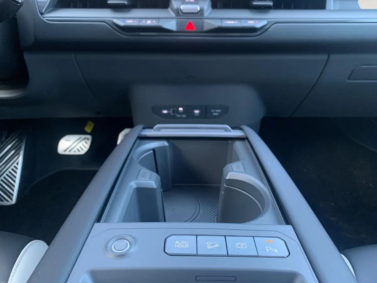 GT-Line AWD 99.8 kWh | Demo | Stoelverwarming + ventilatie v + a| Navigatie | Schuifdak | Head up display