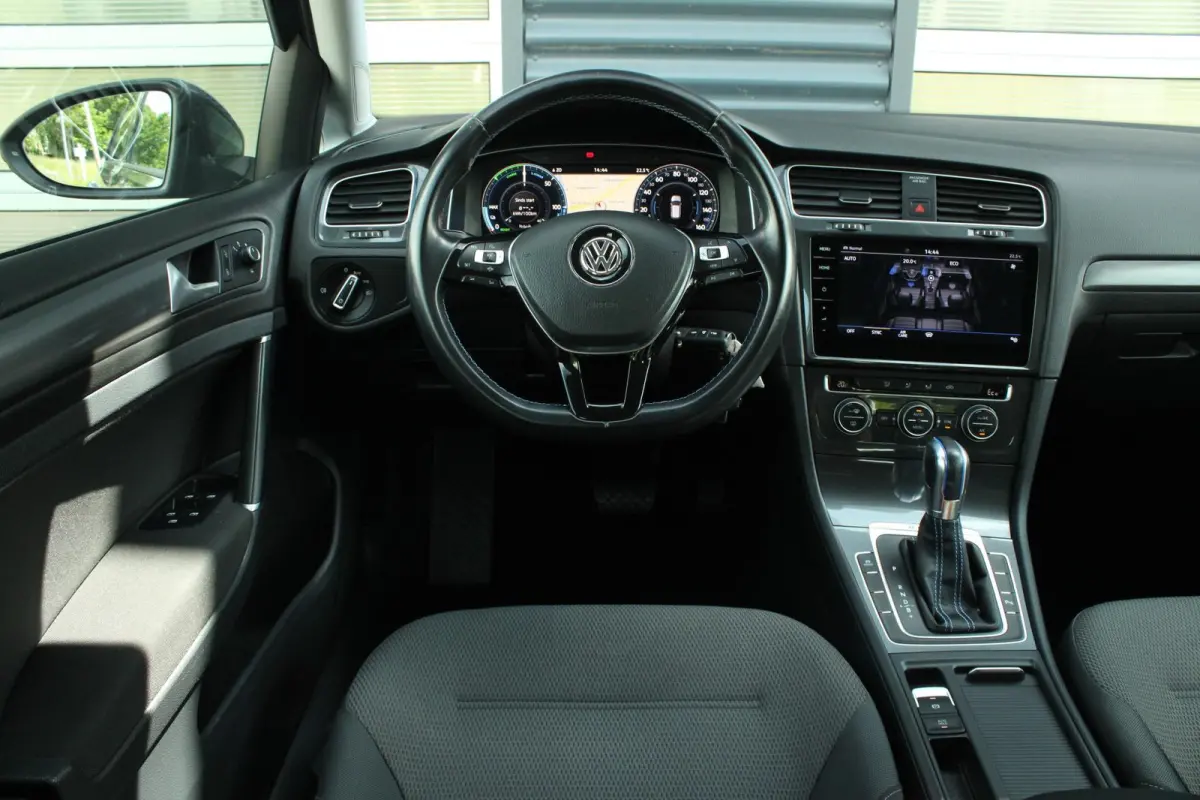 136pk 38kW/h | SoH 94% | 17" Madrid Velgen | Cockpit Pro | Apple CarPlay & Android Auto