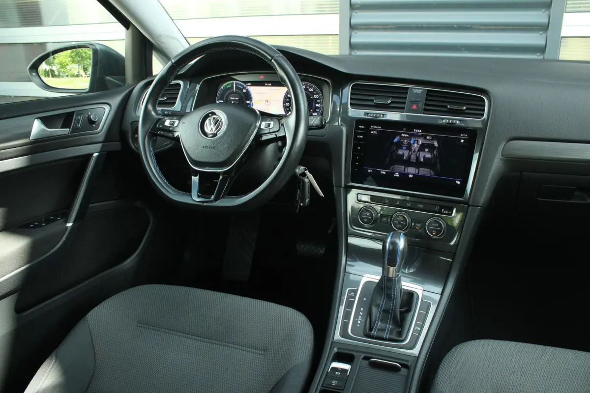 136pk 38kW/h | SoH 94% | 17" Madrid Velgen | Cockpit Pro | Apple CarPlay & Android Auto