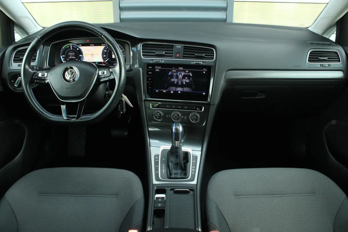 136pk 38kW/h | SoH 94% | 17" Madrid Velgen | Cockpit Pro | Apple CarPlay & Android Auto