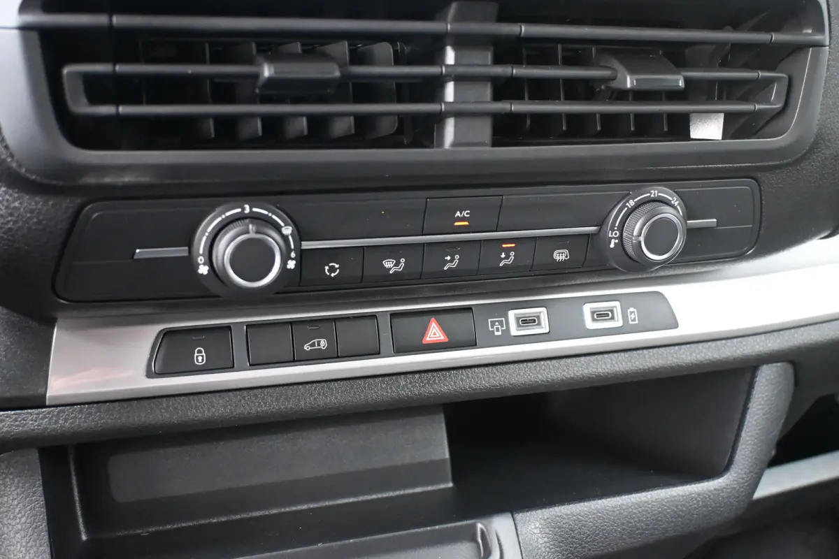 EV L3 75 kWh DEMO-DEAL! Tot 8 Jaar Garantie! | Navigatie | Betimmering | Achteruitrijcamera | Cruise Control | !!