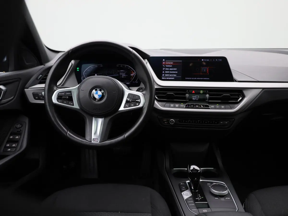 118i Executive | PANORAMADAK | APPLE CARPLAY | ANDROID AUTO | CLIMATE CONTROL | CRUISE CONTROL | PARKEERSENSOREN |