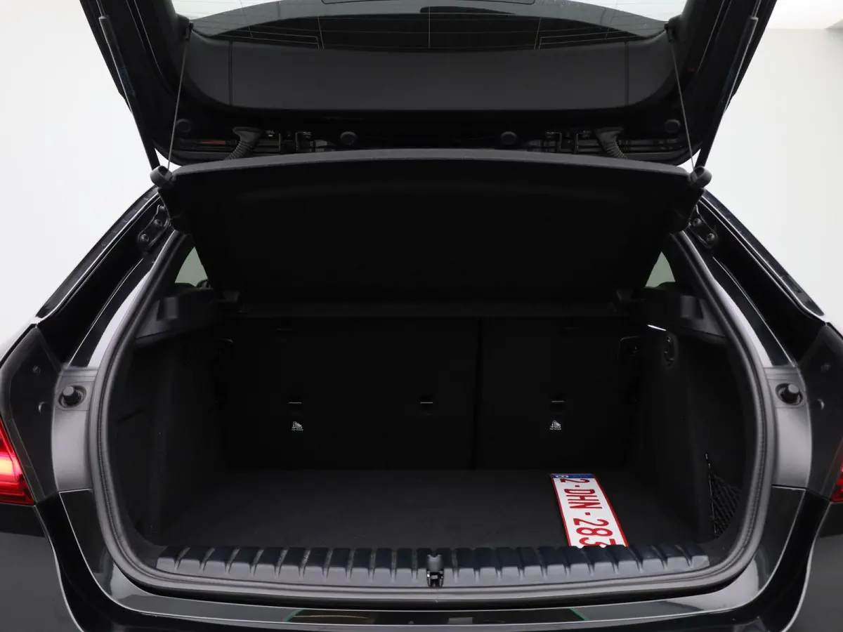 118i Executive | PANORAMADAK | APPLE CARPLAY | ANDROID AUTO | CLIMATE CONTROL | CRUISE CONTROL | PARKEERSENSOREN |