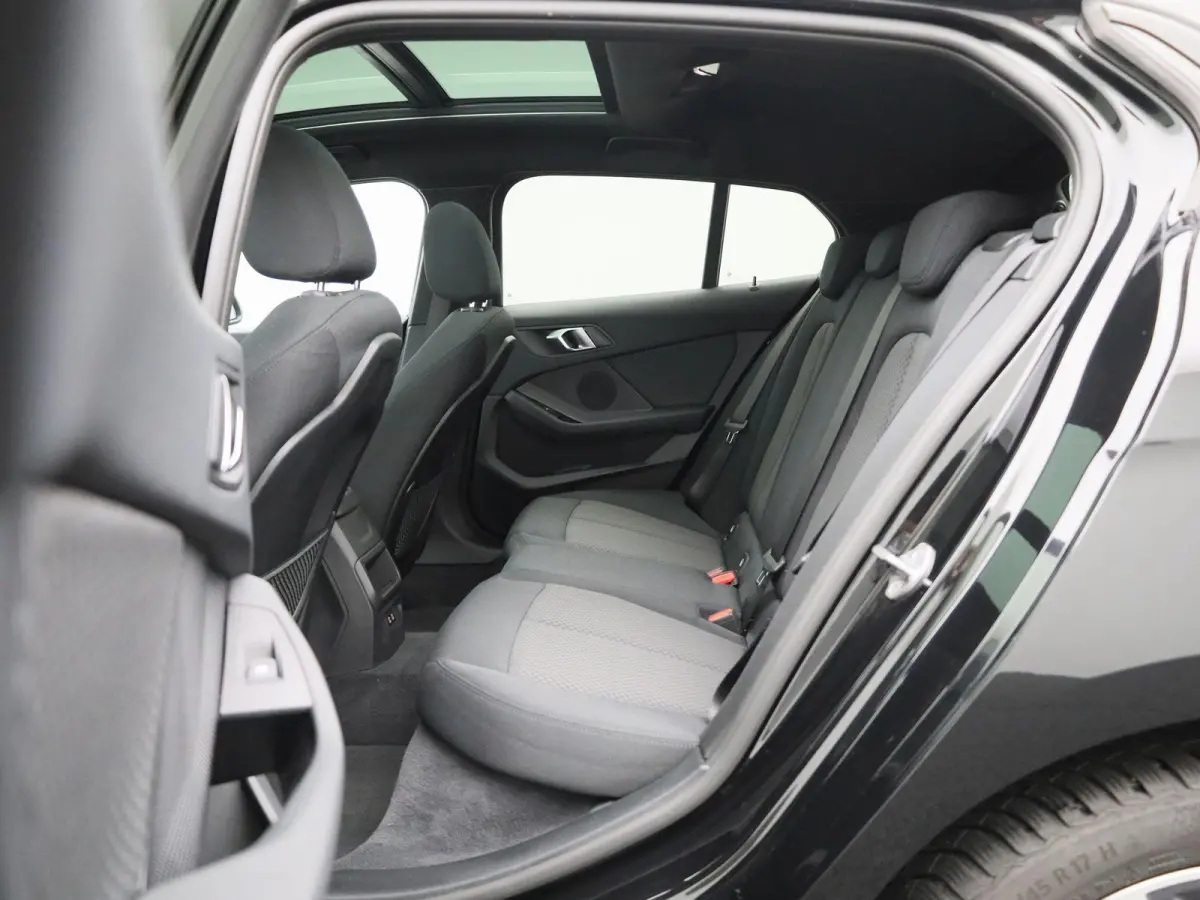 118i Executive | PANORAMADAK | APPLE CARPLAY | ANDROID AUTO | CLIMATE CONTROL | CRUISE CONTROL | PARKEERSENSOREN |