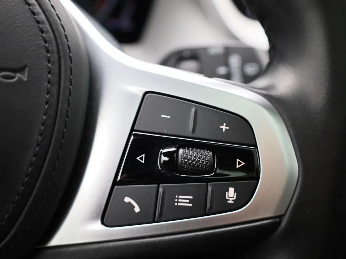 118i Executive | PANORAMADAK | APPLE CARPLAY | ANDROID AUTO | CLIMATE CONTROL | CRUISE CONTROL | PARKEERSENSOREN |