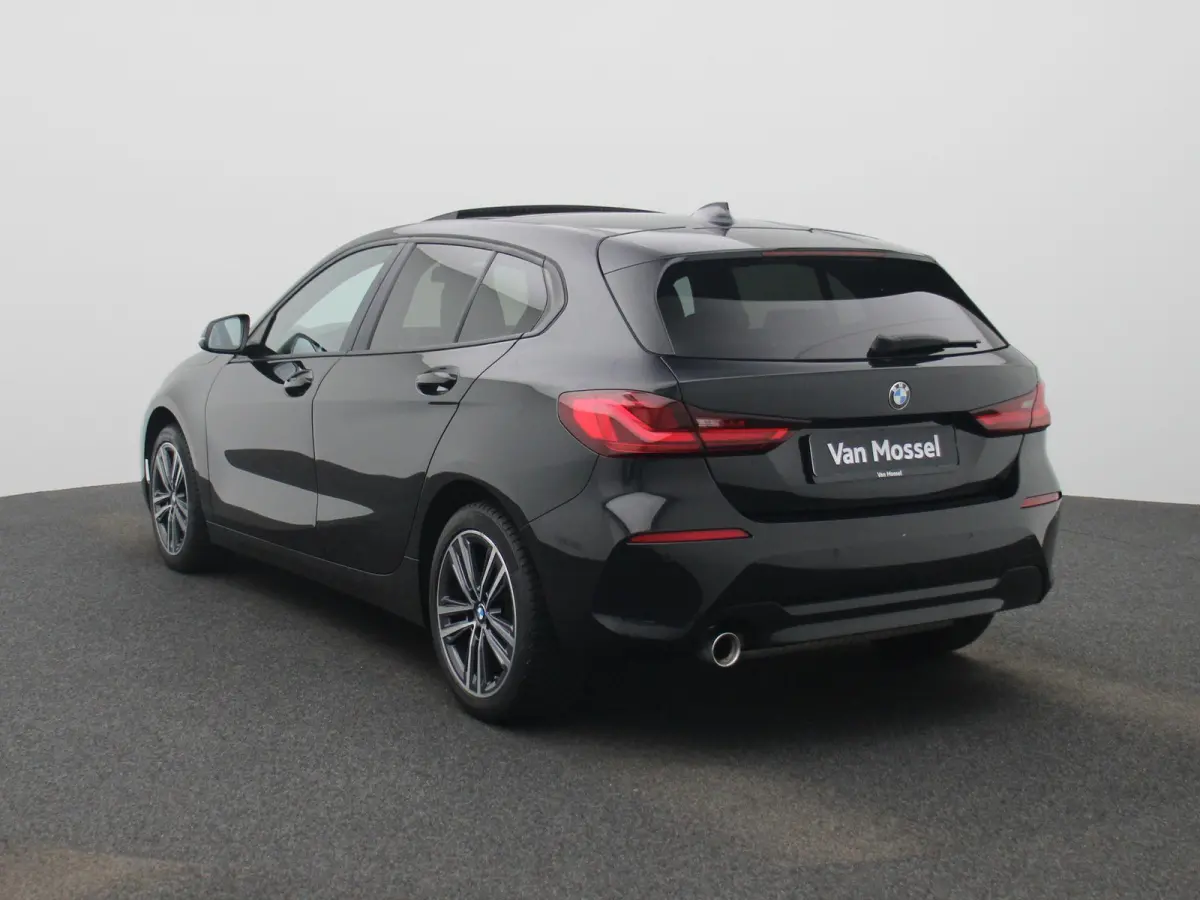 118i Executive | PANORAMADAK | APPLE CARPLAY | ANDROID AUTO | CLIMATE CONTROL | CRUISE CONTROL | PARKEERSENSOREN |