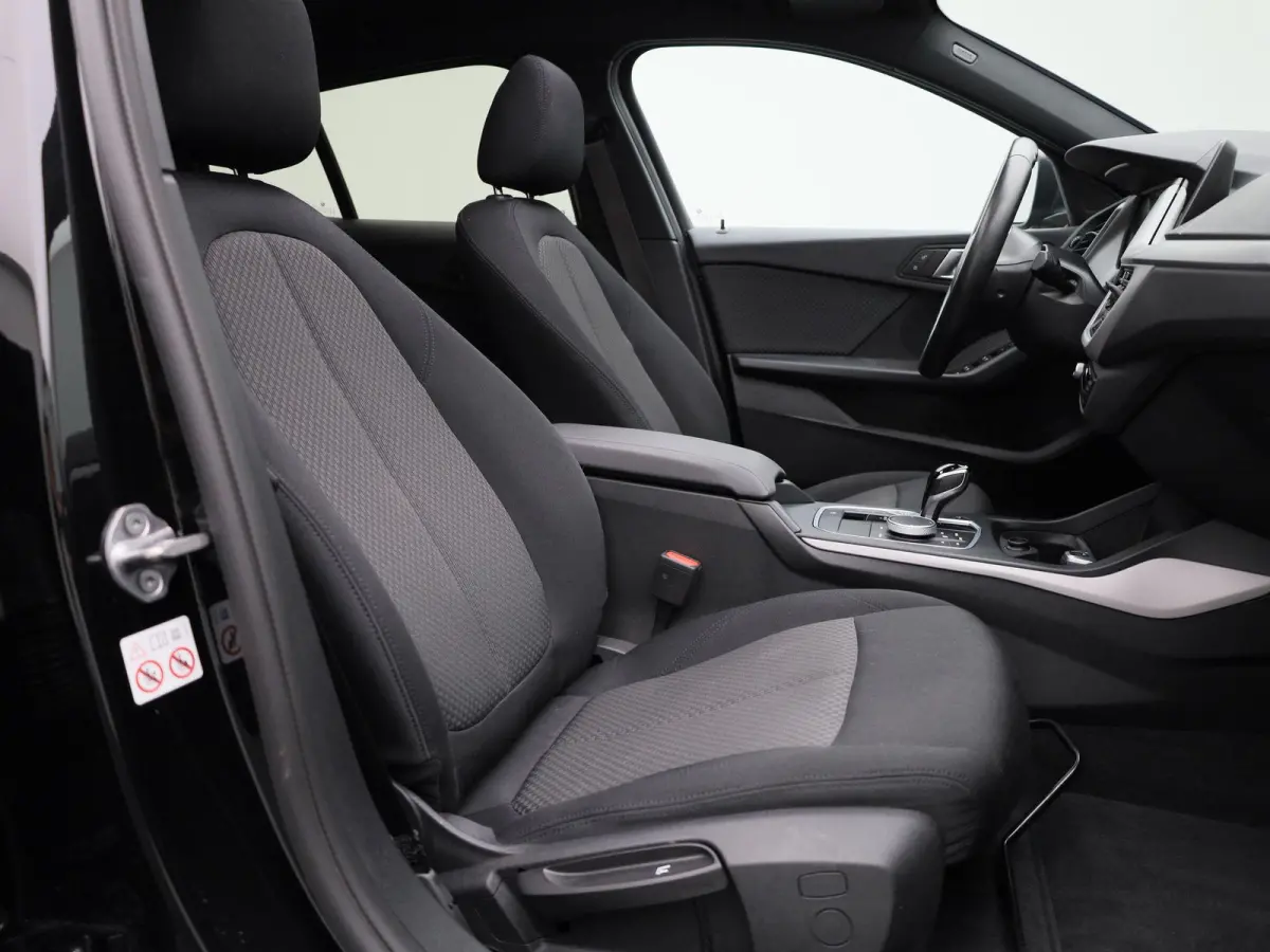 118i Executive | PANORAMADAK | APPLE CARPLAY | ANDROID AUTO | CLIMATE CONTROL | CRUISE CONTROL | PARKEERSENSOREN |