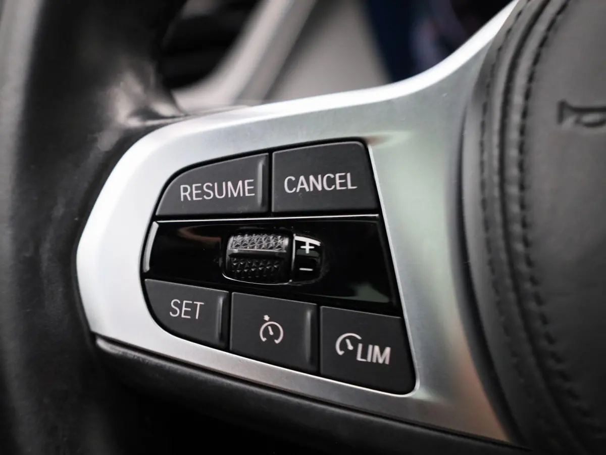 118i Executive | PANORAMADAK | APPLE CARPLAY | ANDROID AUTO | CLIMATE CONTROL | CRUISE CONTROL | PARKEERSENSOREN |