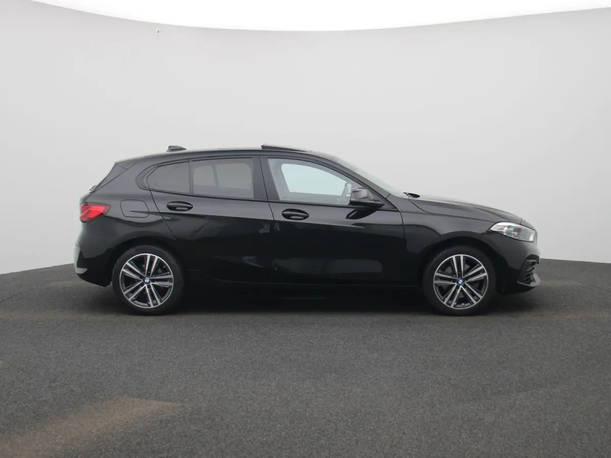 118i Executive | PANORAMADAK | APPLE CARPLAY | ANDROID AUTO | CLIMATE CONTROL | CRUISE CONTROL | PARKEERSENSOREN |