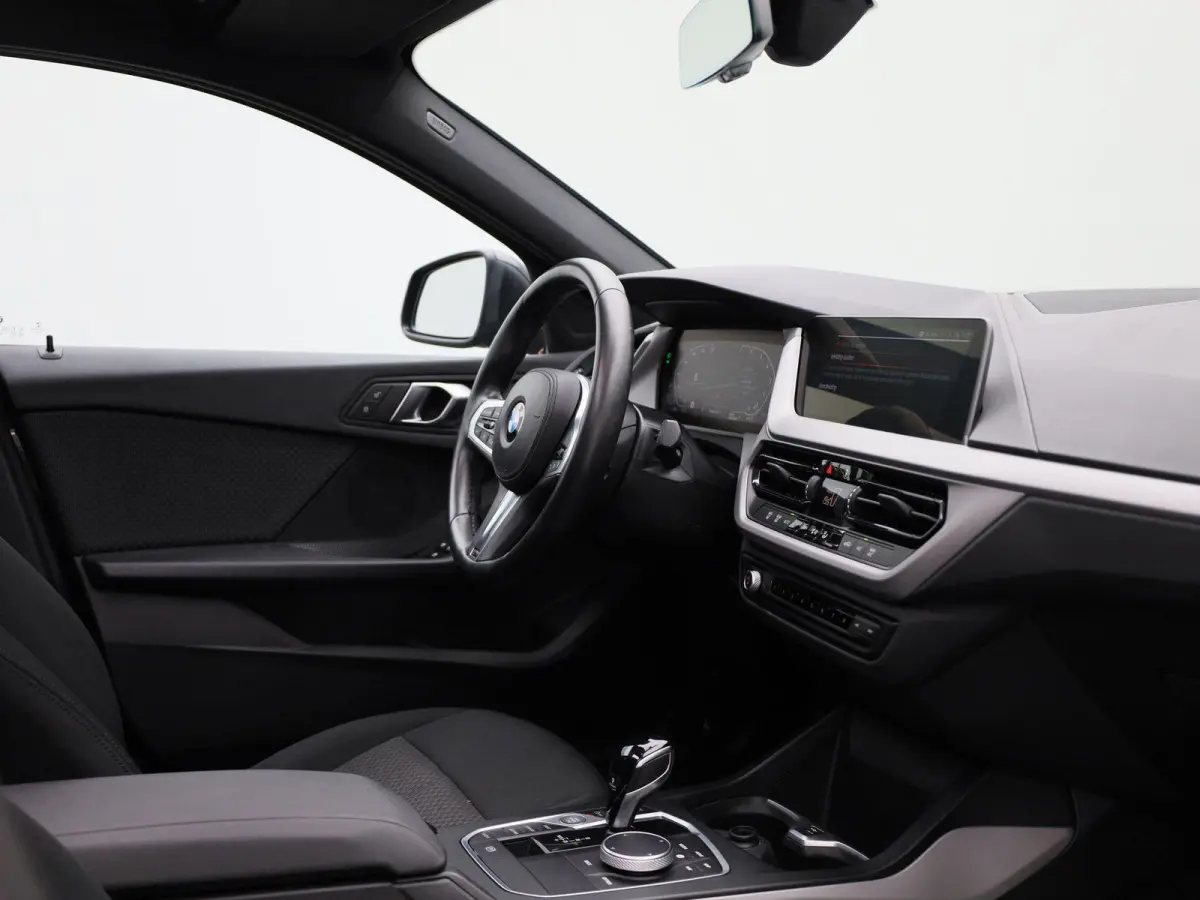 118i Executive | PANORAMADAK | APPLE CARPLAY | ANDROID AUTO | CLIMATE CONTROL | CRUISE CONTROL | PARKEERSENSOREN |